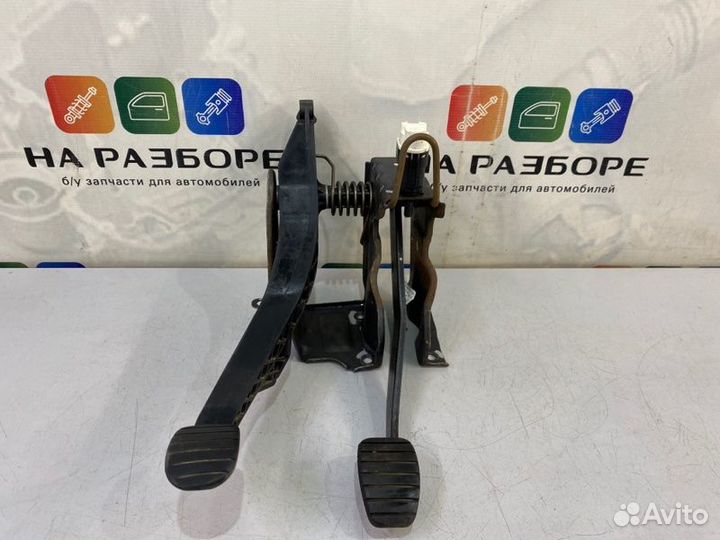 Педаль тормоза LADA Largus R90 K7M 2015