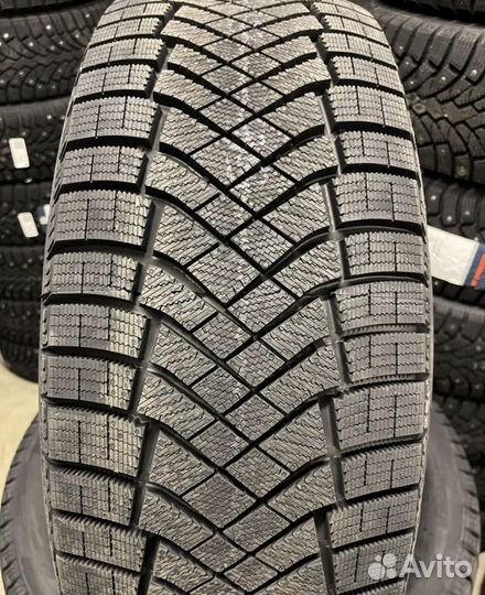 Pirelli Ice Zero FR 215/60 R17 100T