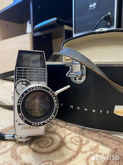 Пленочные камеры Bell & Howwell, Praktiflex