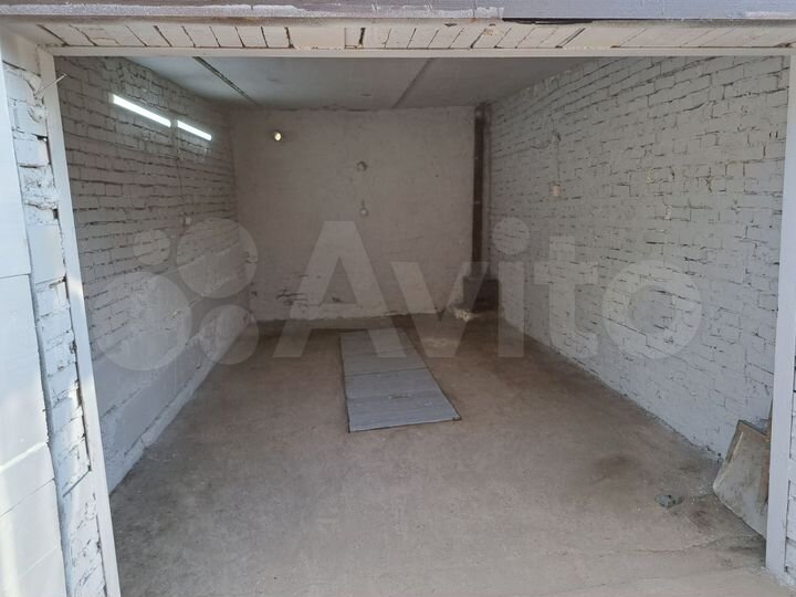 Гараж, > 30 м²