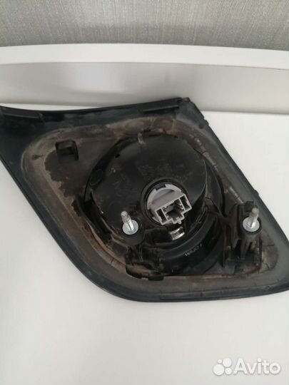 Задний внутренний фонарь мазда 3 бк хэтчбэк