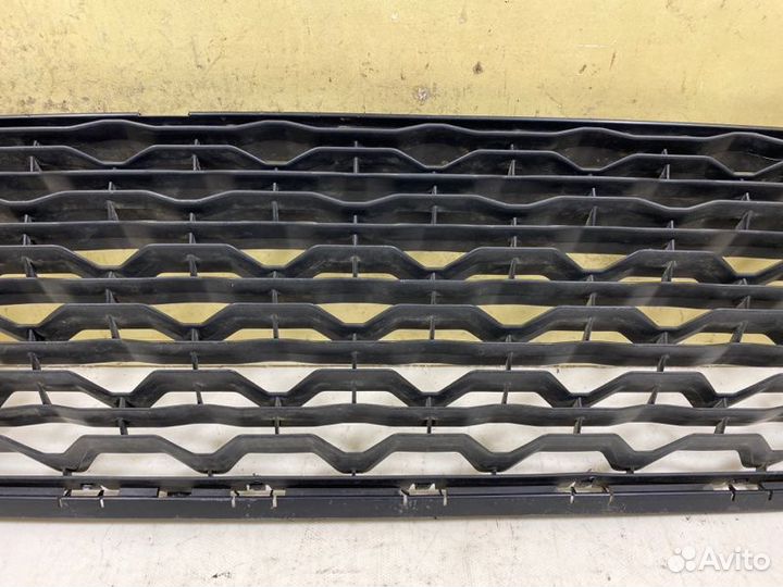 Решетка бампера Renault Duster 2