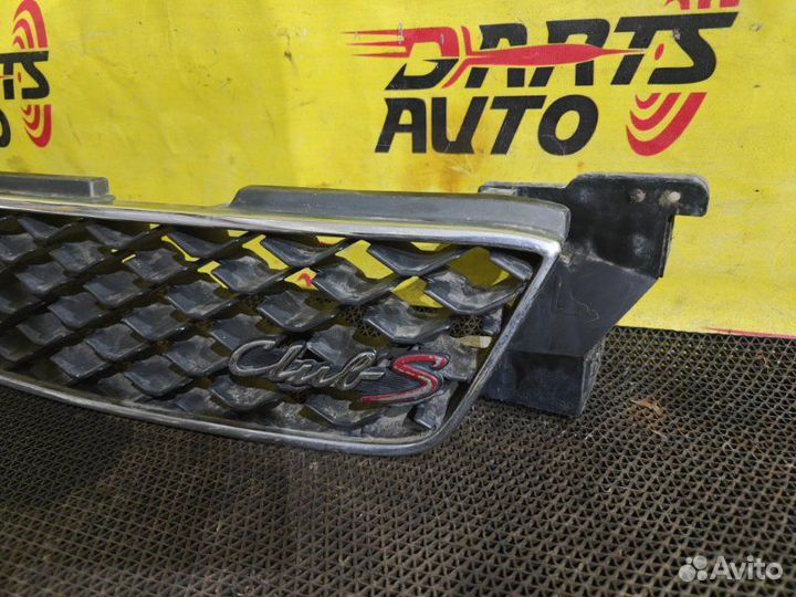 Решетка радиатора Nissan Laurel GC35