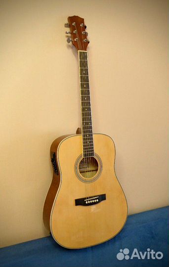 Электроакустическая гитара (новая) с чехлом