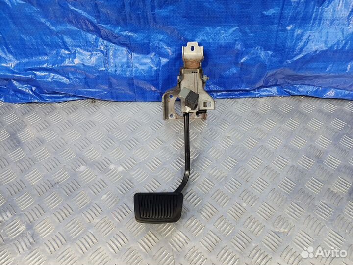 Педаль тормоза Kia Rio 3 / Hyundai Solaris