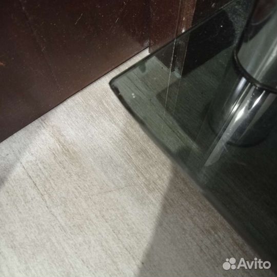 Стеклянная тумба под тв