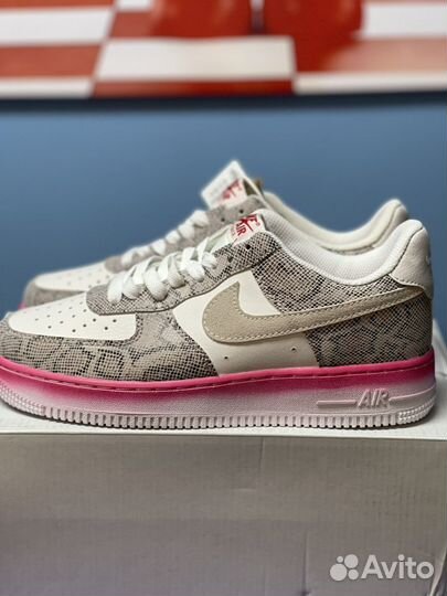 Nike Air Force 1 wmns our force