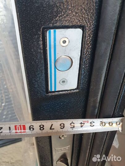 Дверь входная с зеркалом