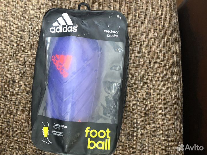 Футбольная защита голени Adidas predator pro lite