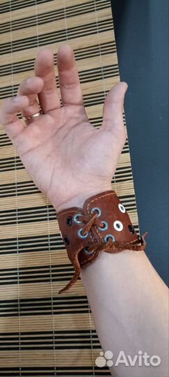 Кожаный браслет