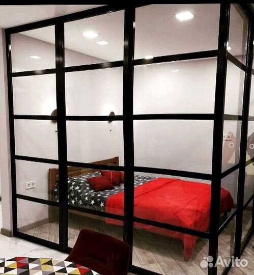 Стеклянная перегородка