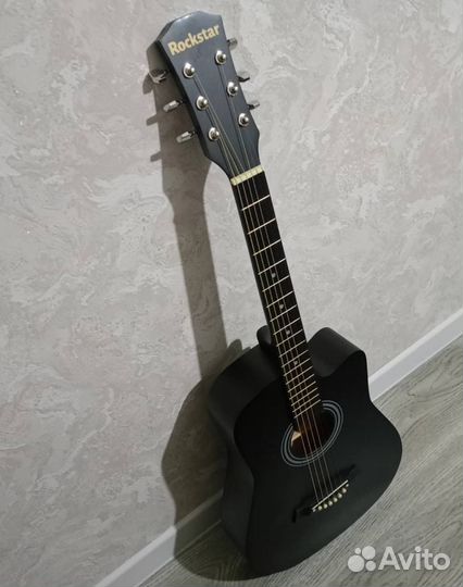 Акустическая гитара