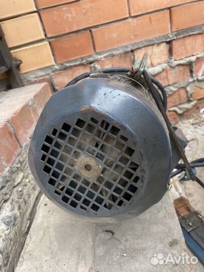 Двигатель от швейной машинки