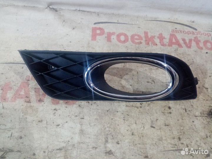 Оконтовка противотуманной фары передняя левая