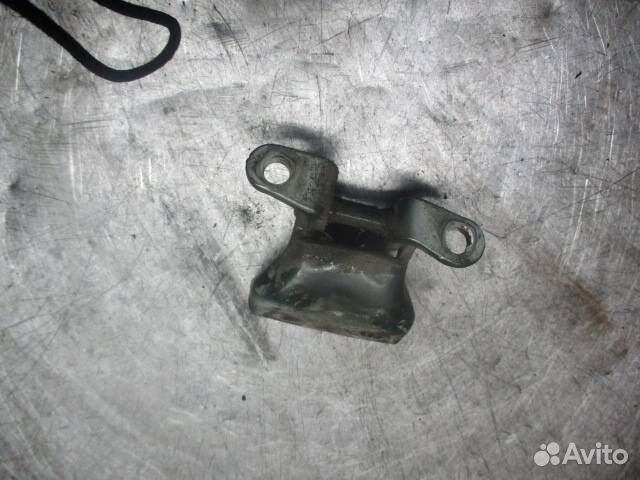 Петля двери Hyundai Galloper 2 2000
