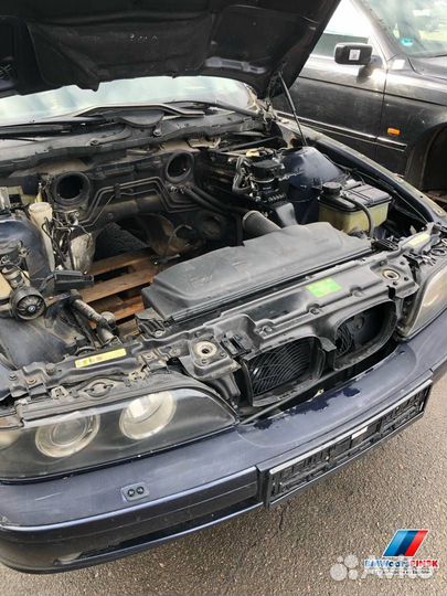 Передняя панель (телевизор) BMW 5 E39 1999