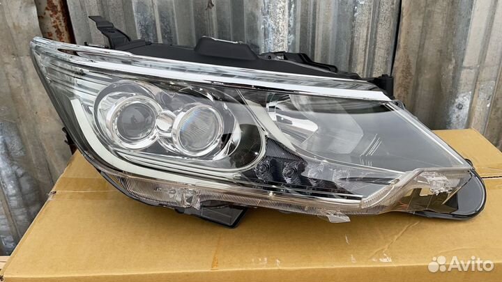 Фары на toyota camry 55