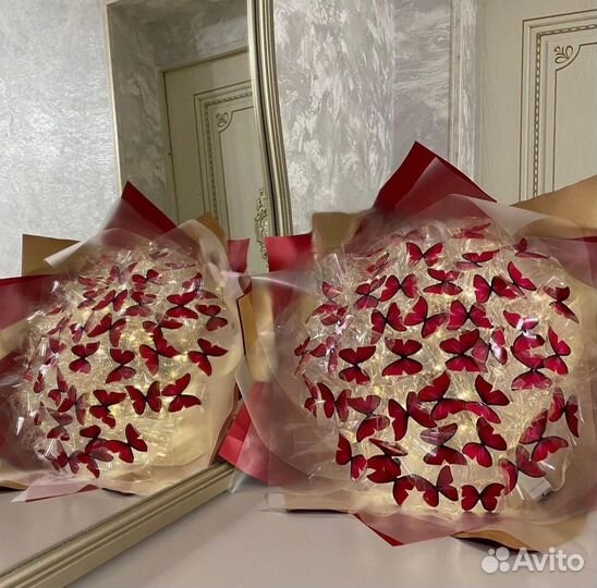 Светящейся букет из бабочек