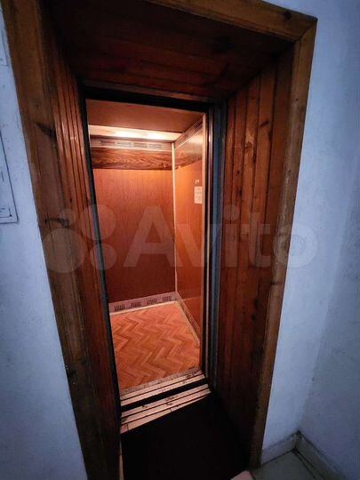 3-к. квартира, 131 м², 1/4 эт.