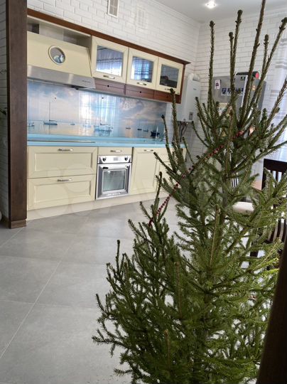 Дом 200 м² на участке 9 сот.