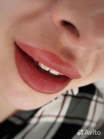 Обучение перманентному макияжу