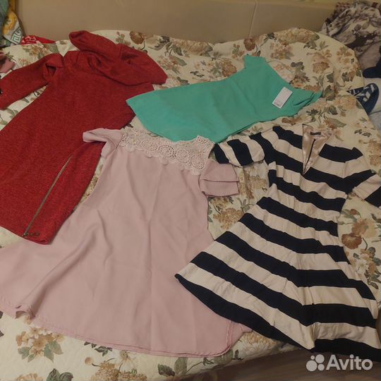 Платье очень много 42 и 44