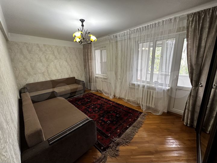 3-к. квартира, 100 м², 3/5 эт.