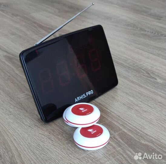 Кнпока вызова официанта и табло отображения вызова