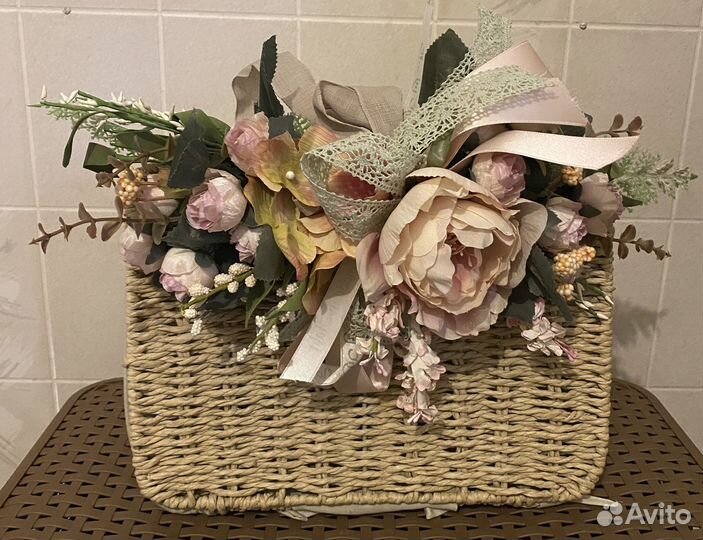 Шкатулка плетёная с цветами. Италия