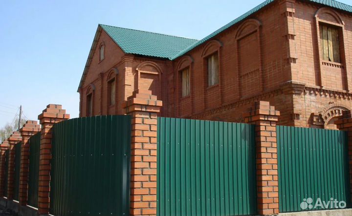 Забор из профнастила работа по договору для дома