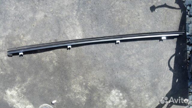 Уплотнитель стекла внутренний передний правый