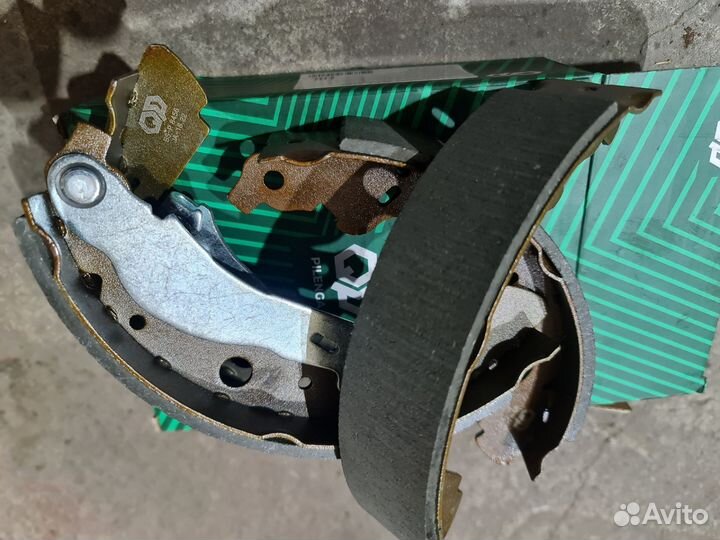 Колодки барабанные задние