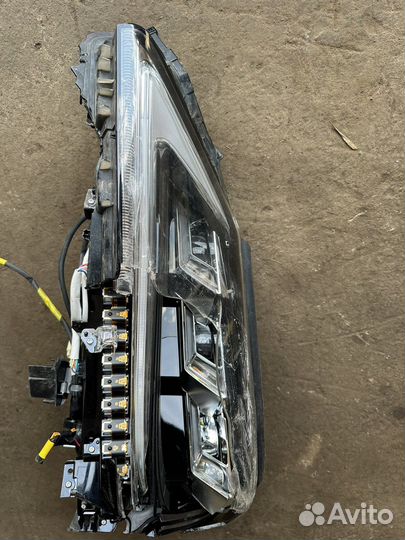 Lexus 570 левая фара на запчасти