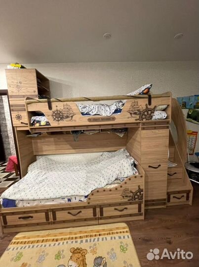 Продается детская двухярусная кровать