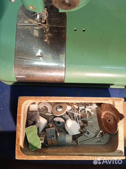 Продам швейную машинку