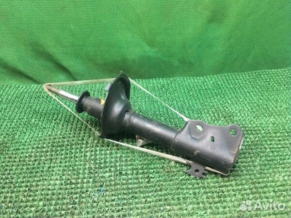 Амортизатор передний Toyota Yaris P10 1szfe