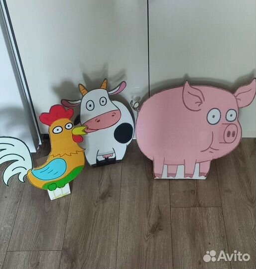 Фотозона синий трактор