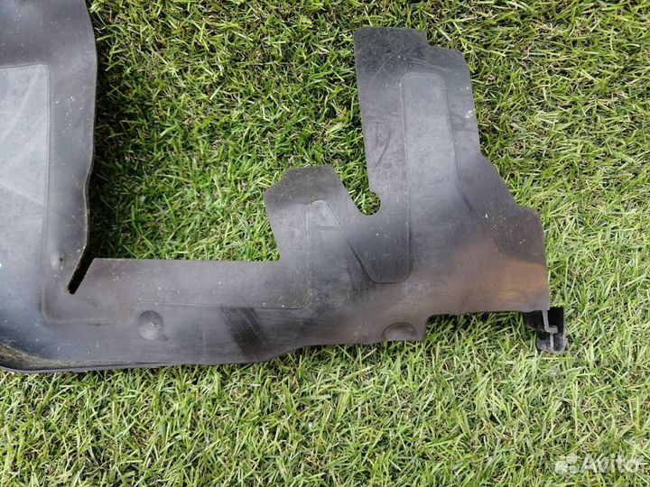 Воздуховод радиатора передний левый Audi Tt ccza