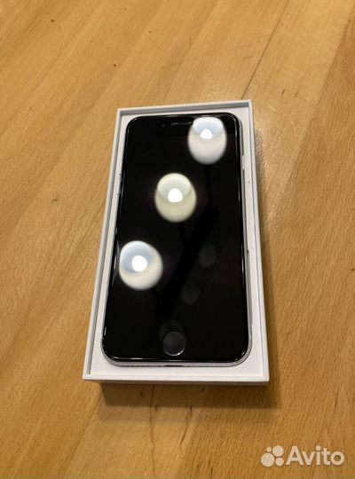 iPhone SE (2020), 256 ГБ