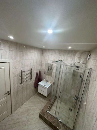 2-к. квартира, 80 м², 1/6 эт.