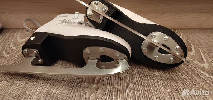 Коньки фигурные