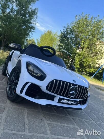 Электромобиль Mercedes-AMG GT-R