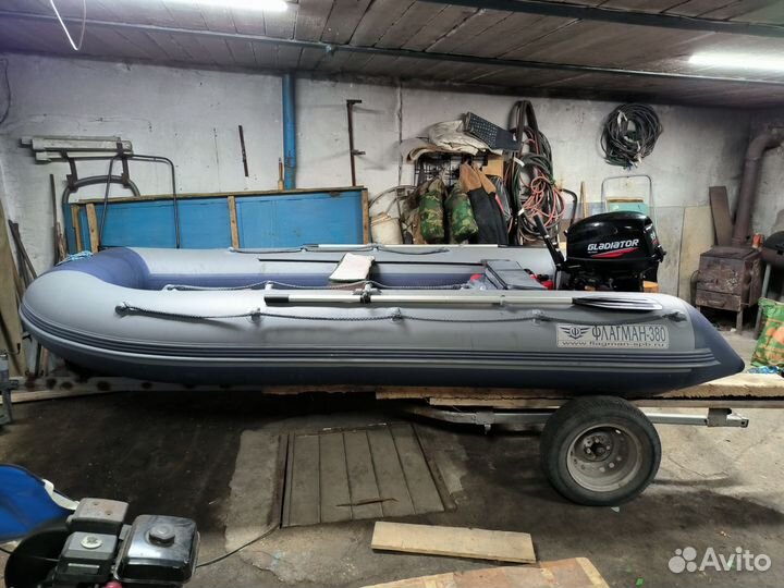 Лодка с мотором