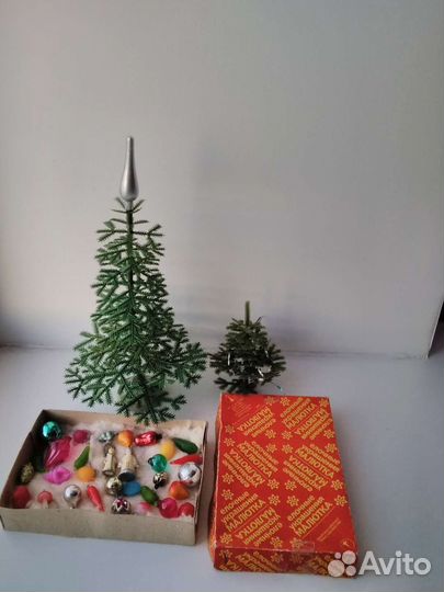 Ёлка малютка с игрушками из СССР