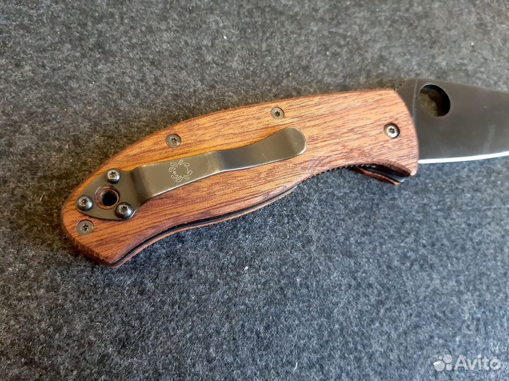 Spyderco Tenacious - накладки из Сапеле