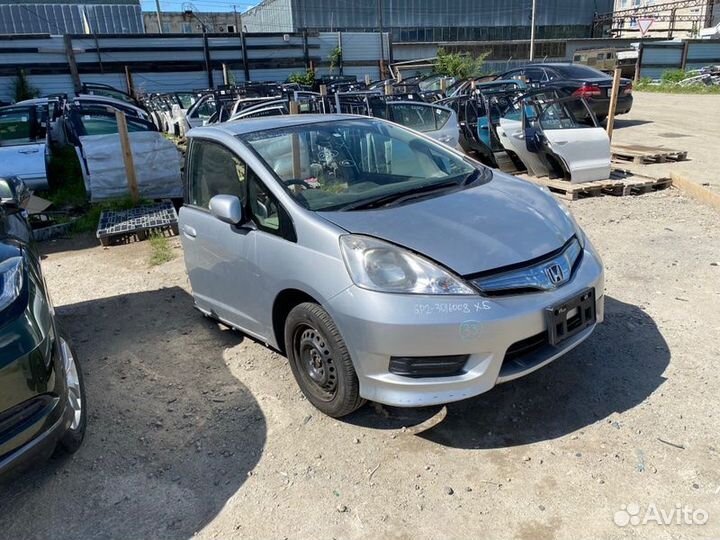 Стекло собачника левое Honda Fit Shuttle GP2 LDA