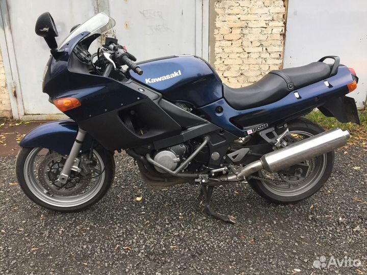 Мотоциклы 400 кубов б у. ZZR 400 2. ZZR 400 2 фара. Ямаха турист, спорт турист от 400-600 кубов.