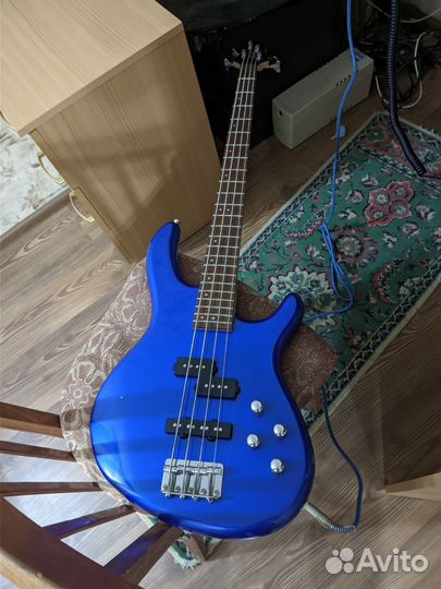 Бас гитара Cort