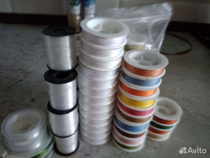 Бисер чешский,нитки бел-е и цветн-е, леска,пров-ка