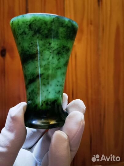 Рюмка из нефрита